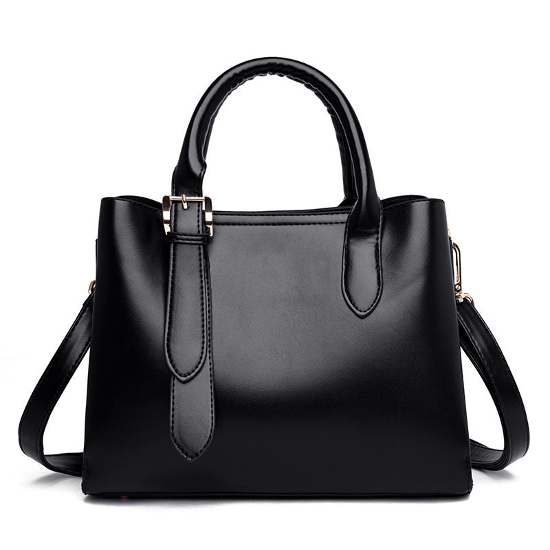 Leather handbags atmospheric messenger bag